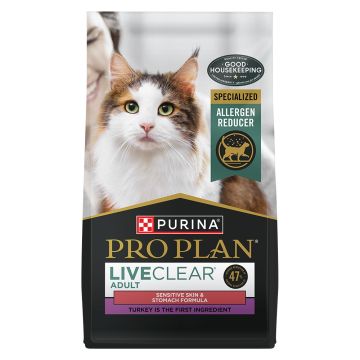 Pro Plan LiveClear Sensitive Skin & Stomach Turkey Formula dry allergen-reducing cat food bag.