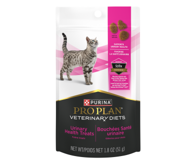 A bag of Purina Pro Plan Veterinary Diets UR Urinary Health cat treats.