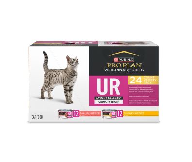 Purina Pro Plan Veterinary Diets UR Savory Selects Urinary wet cat food variety pack contains salmon and chicken recipes.